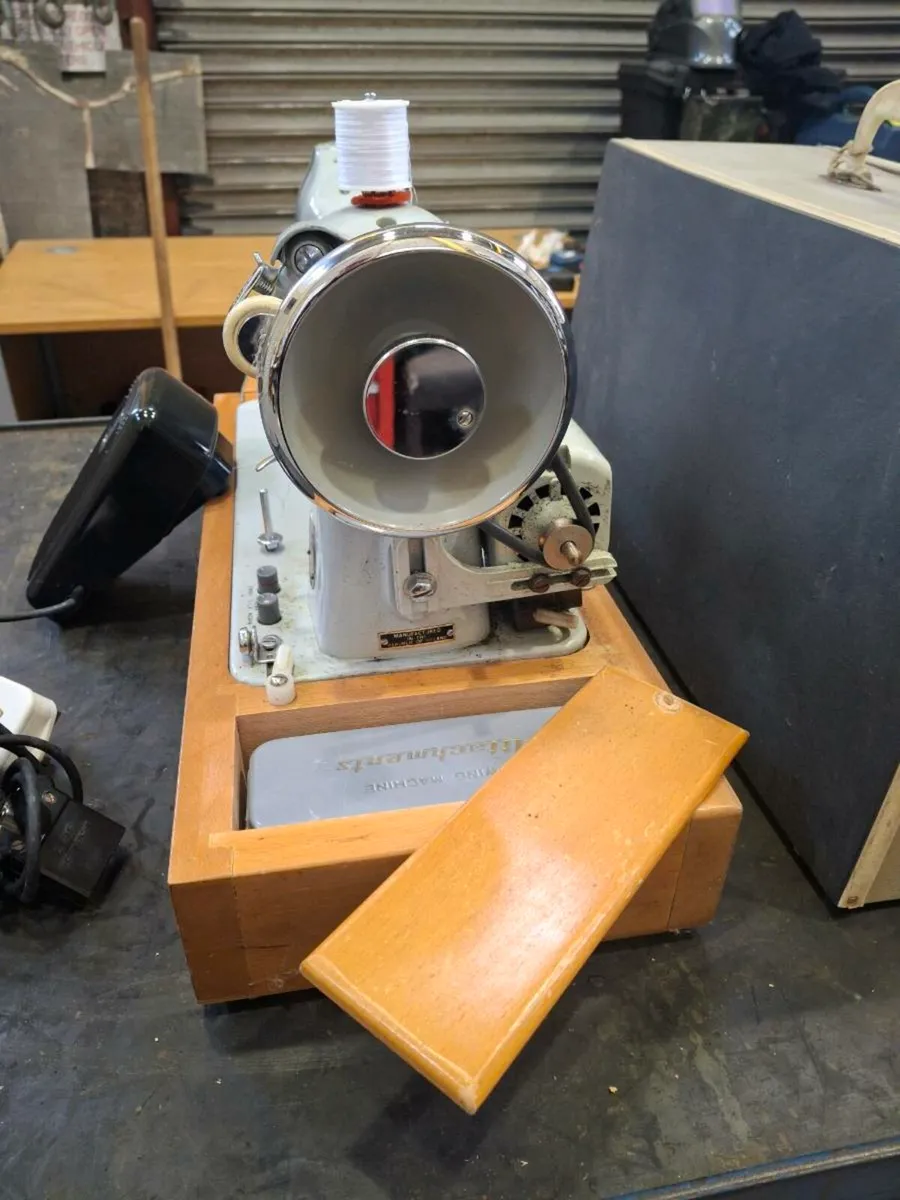 Novum electric sewing machine - Image 4