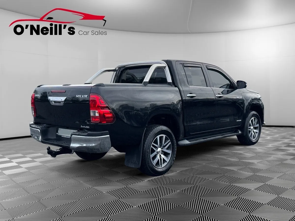 Toyota Hilux 2018 *NO VAT* 2.4L INVINC AUTO #326 - Image 3