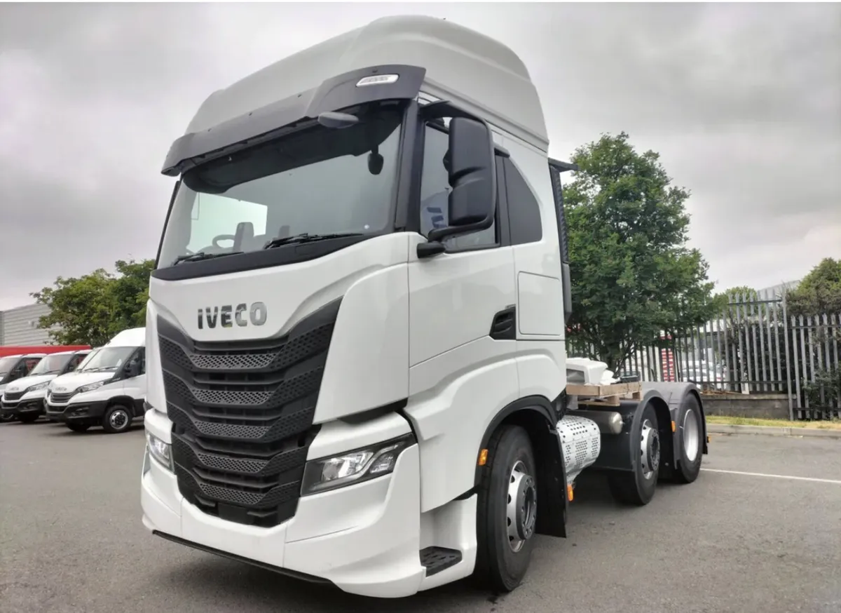 Brand New Iveco S-Way 490 Tractor Unit 6X2 - Image 3