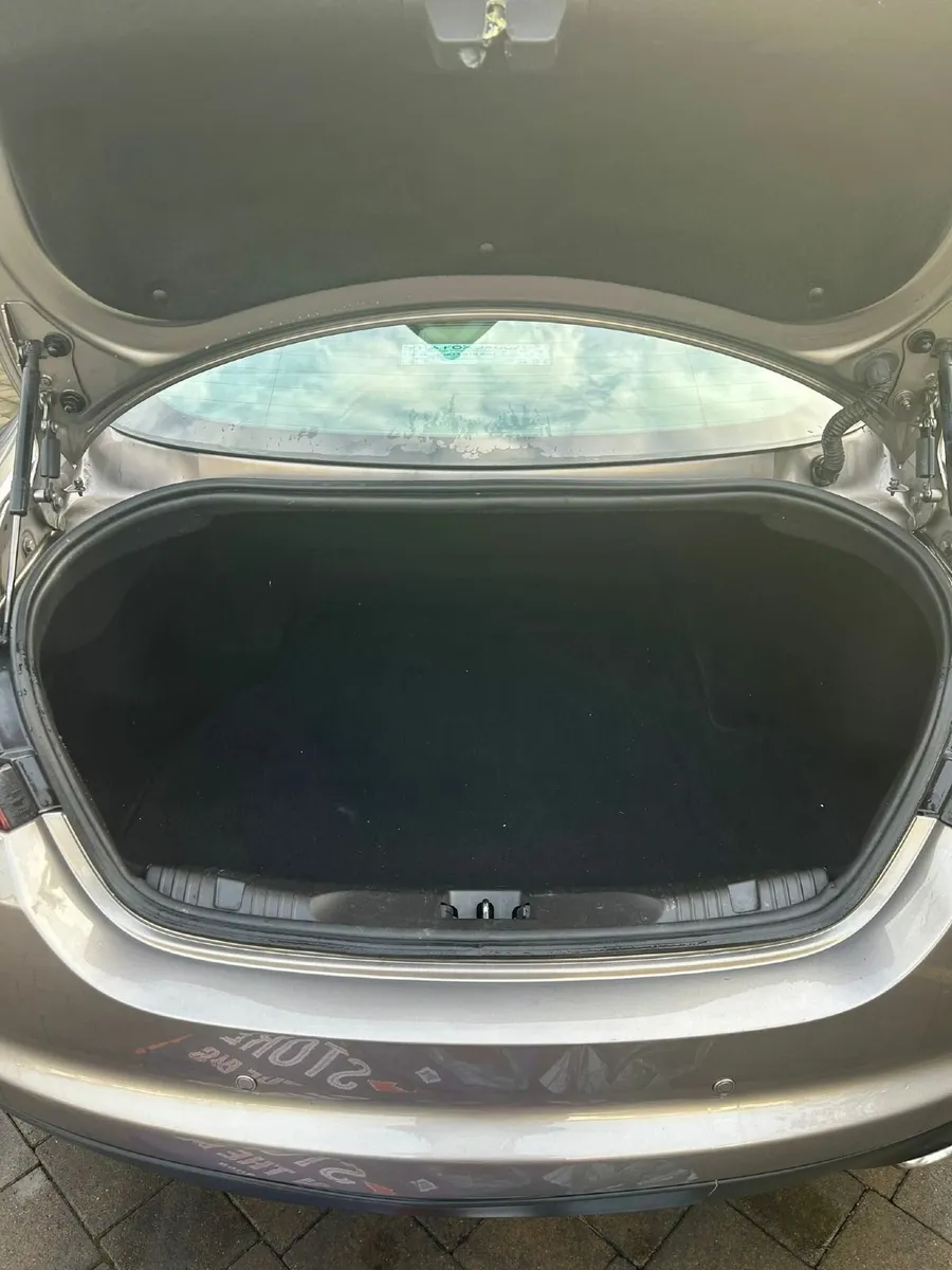 Jaguar XF – Well Maintained & Excellent condition - Image 3