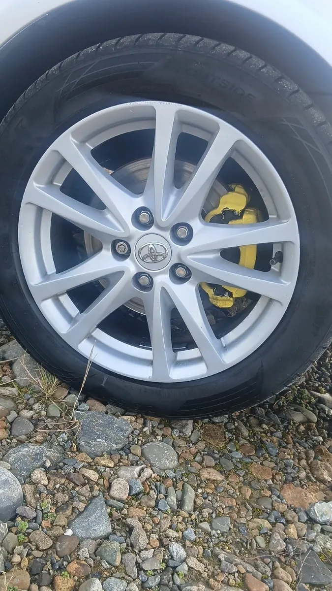 💥Toyota Avensis 2010 6 speed manual💥 - Image 3