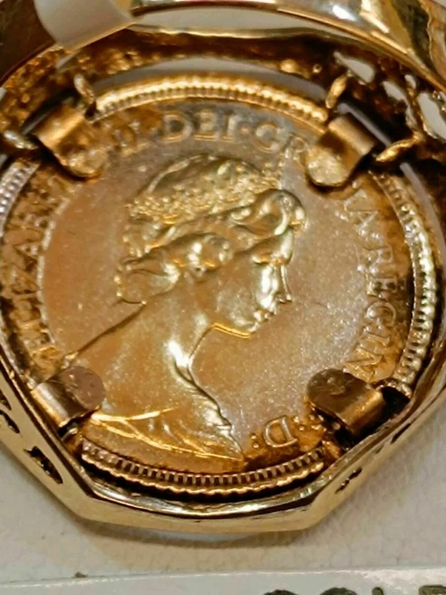 1982 Half Sovereign Ring - Image 4