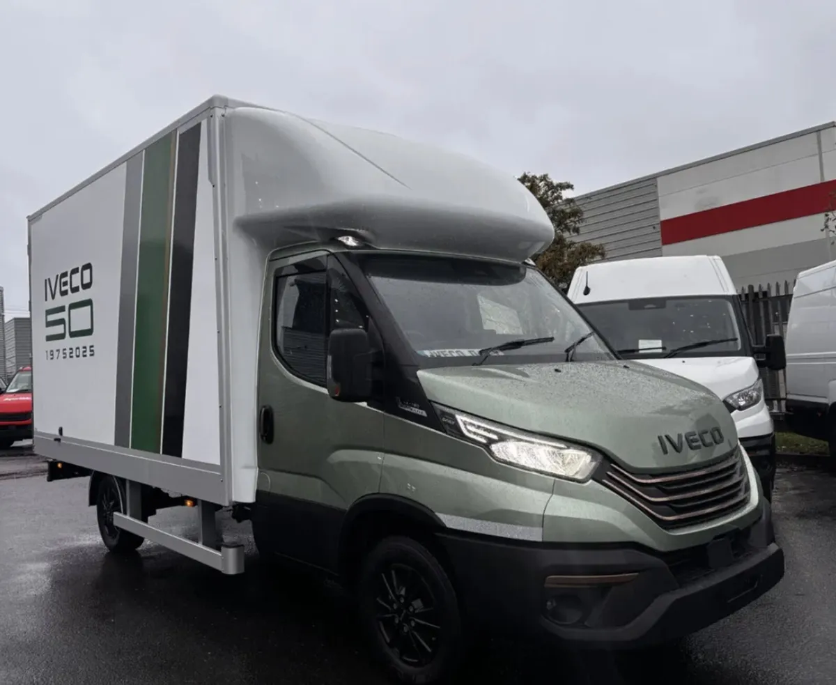IVECO DAILY BOX BODY 3.0 AUTOMATIC - Image 1