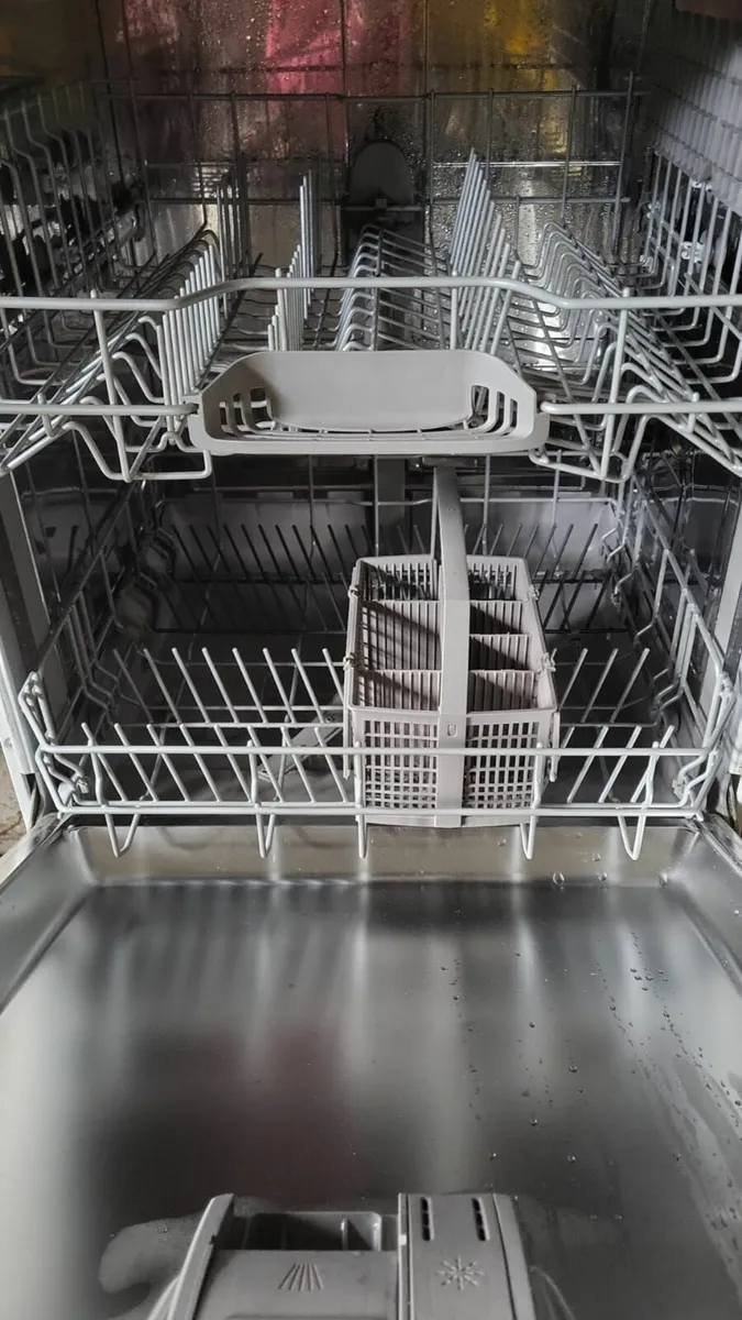 Dishwasher - Image 1
