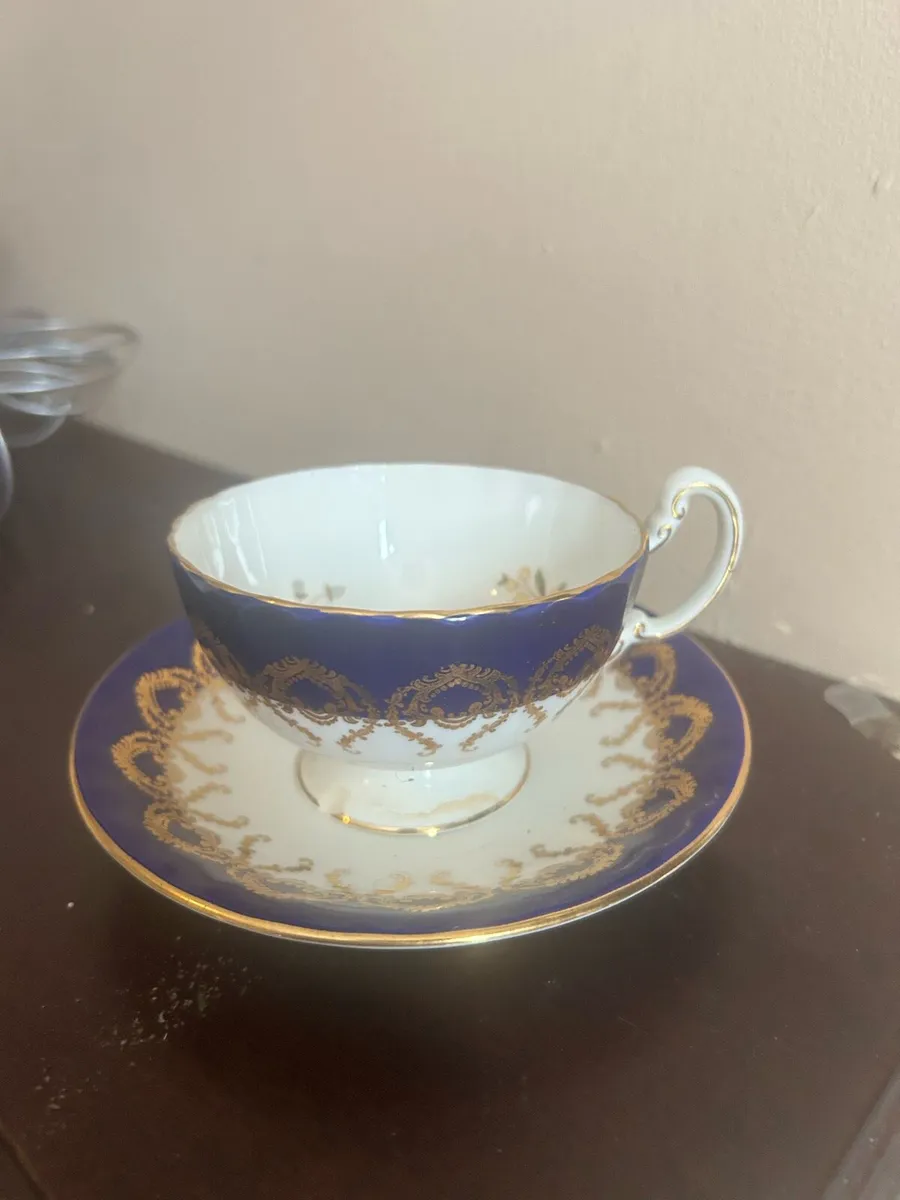 Vintage china pieces - Image 1