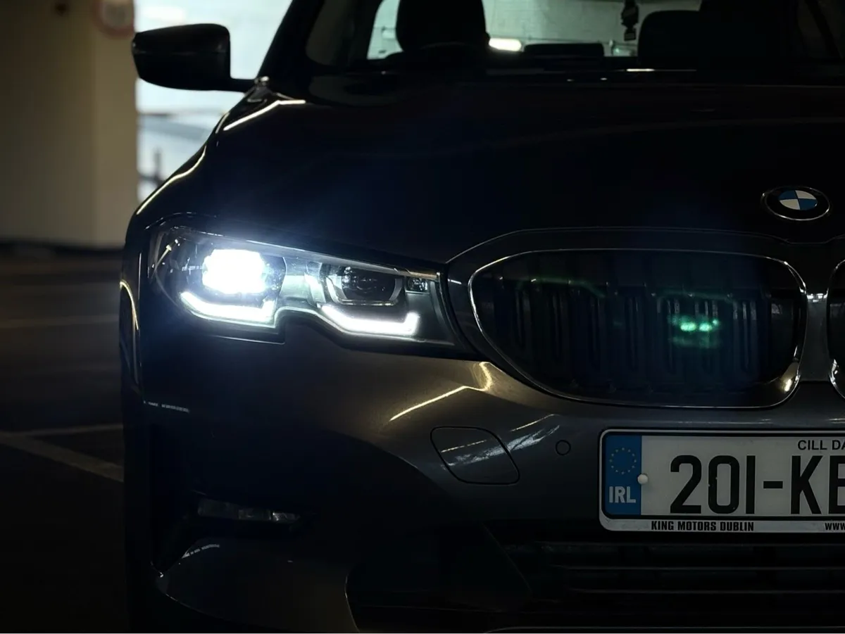 2020 BMW 330e – Plug-in Hybrid Automatic - Image 1
