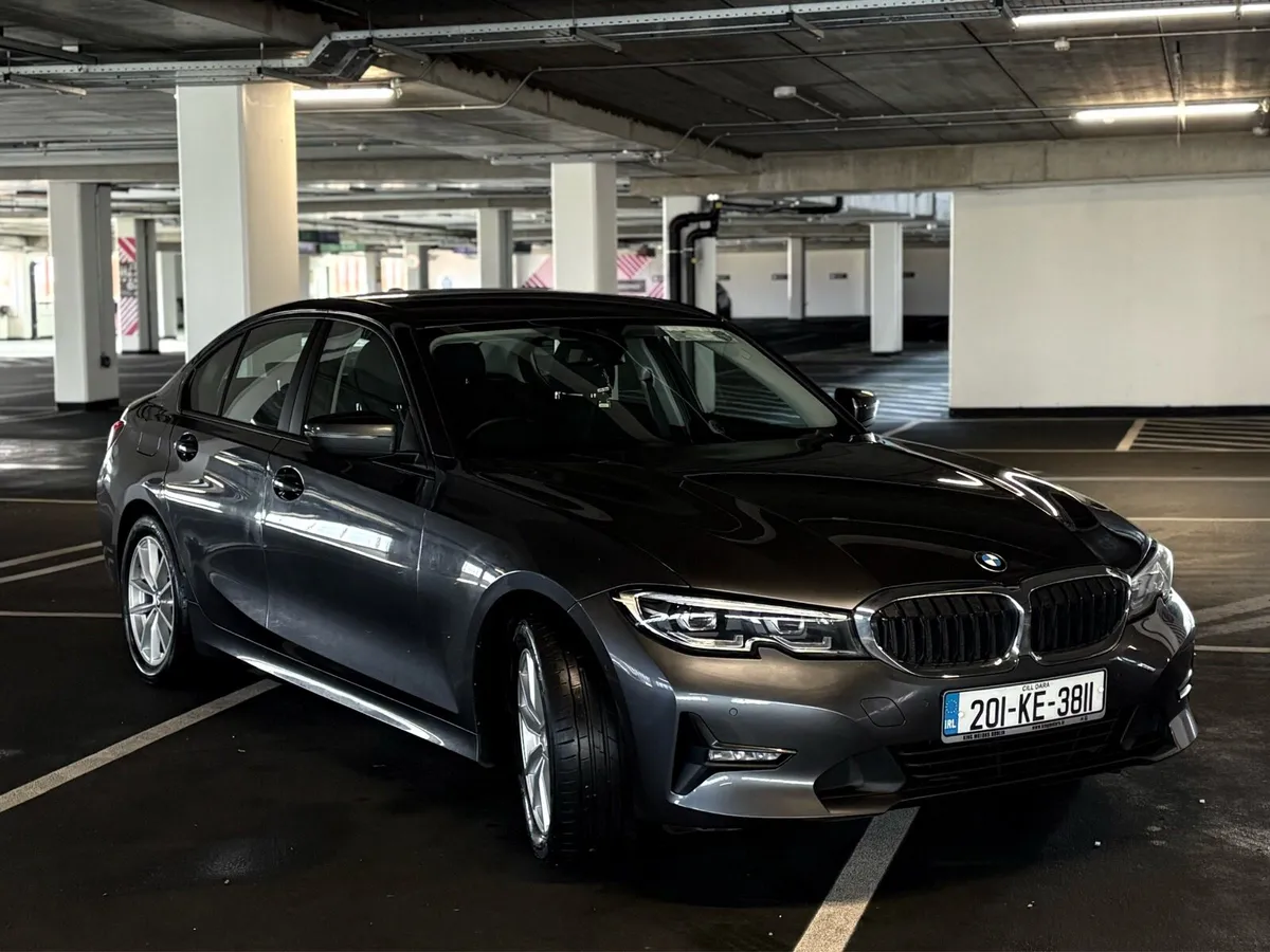 2020 BMW 330e – Plug-in Hybrid Automatic - Image 2
