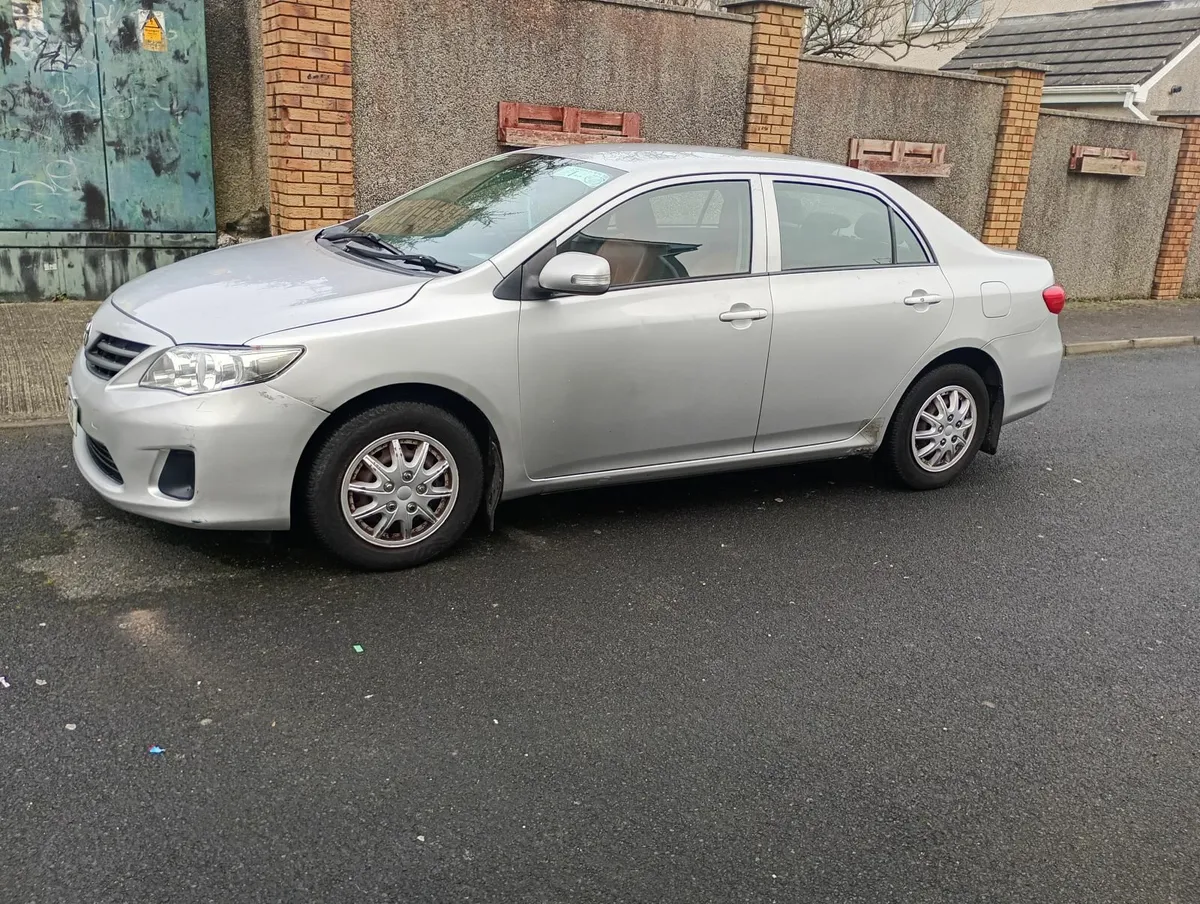 Toyota Corolla 2011 - Image 1