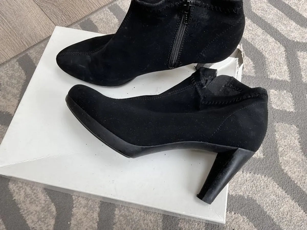 Ankle boots - Image 1