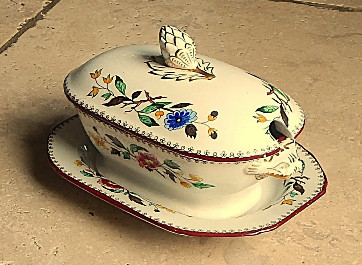 Spode Gilded Sauce Tureen and Stand - Image 1