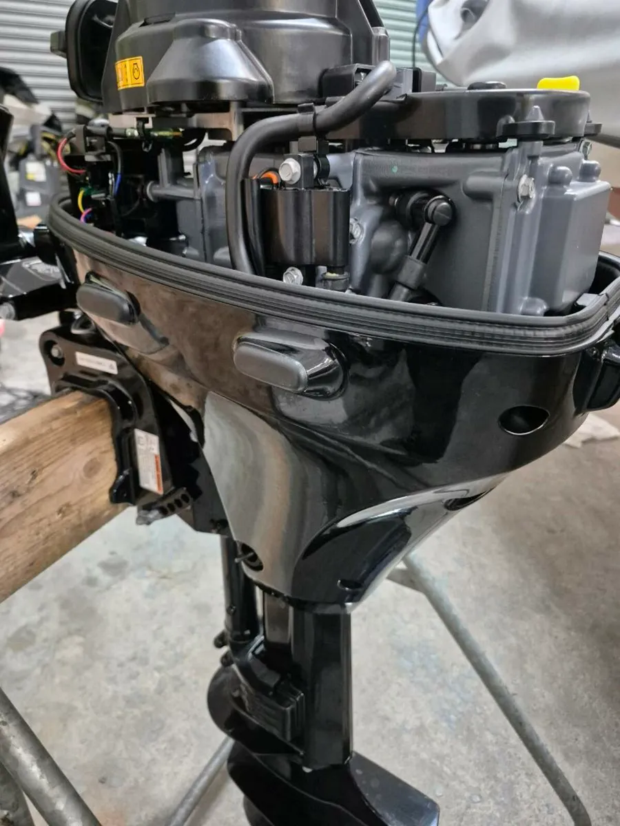 Suzuki DF9.9 Ex-Display Model 2022 - Image 3