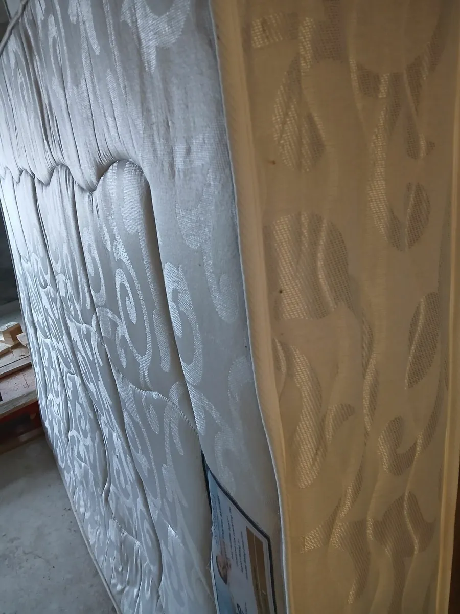 FREE King size matrass - Image 1