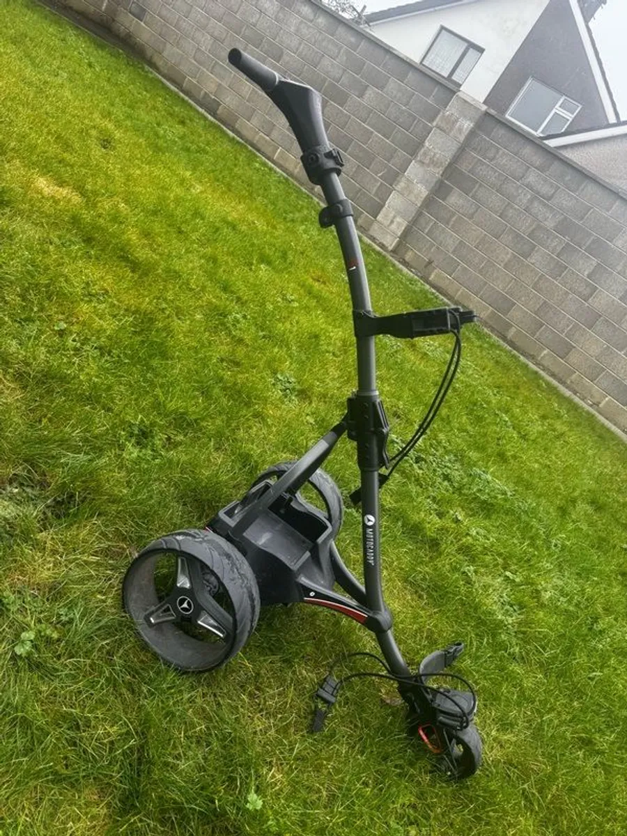 Motocaddy S1 Electric Golf Trolley - Image 1