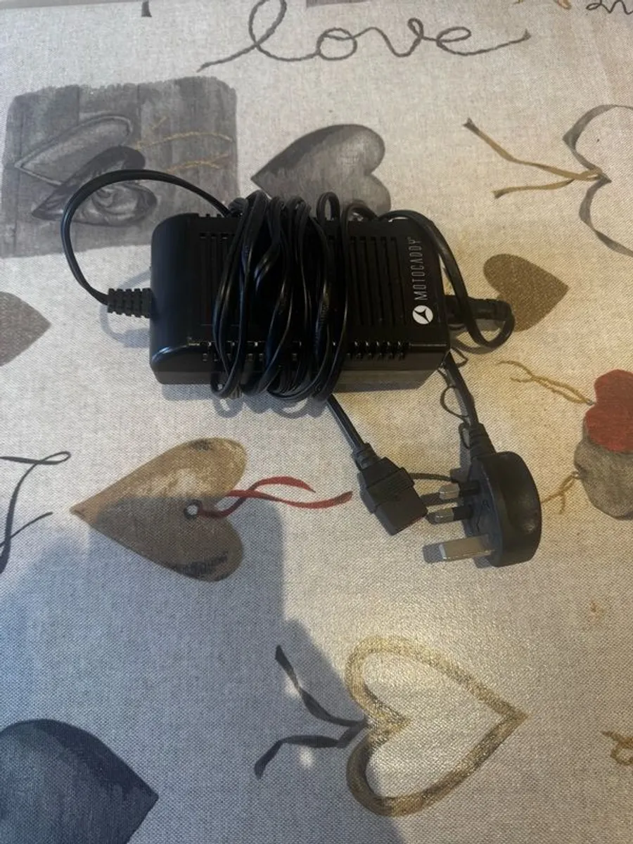 Motocaddy S1 Electric Golf Trolley - Image 2