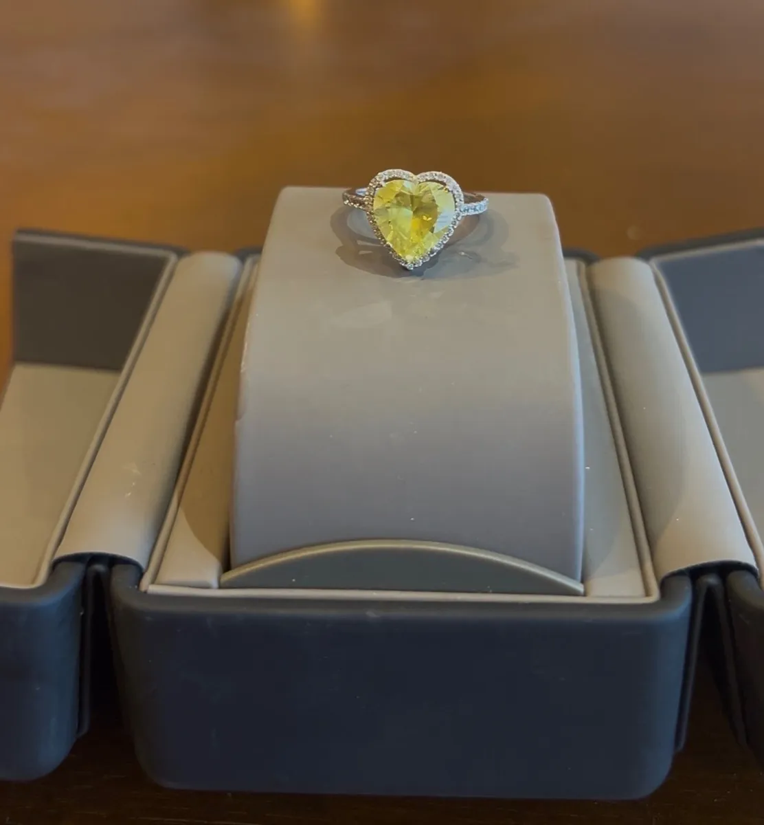 Peridot Diamond Ring - Image 3