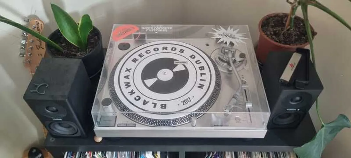 Record Player & Speakers - Image 1