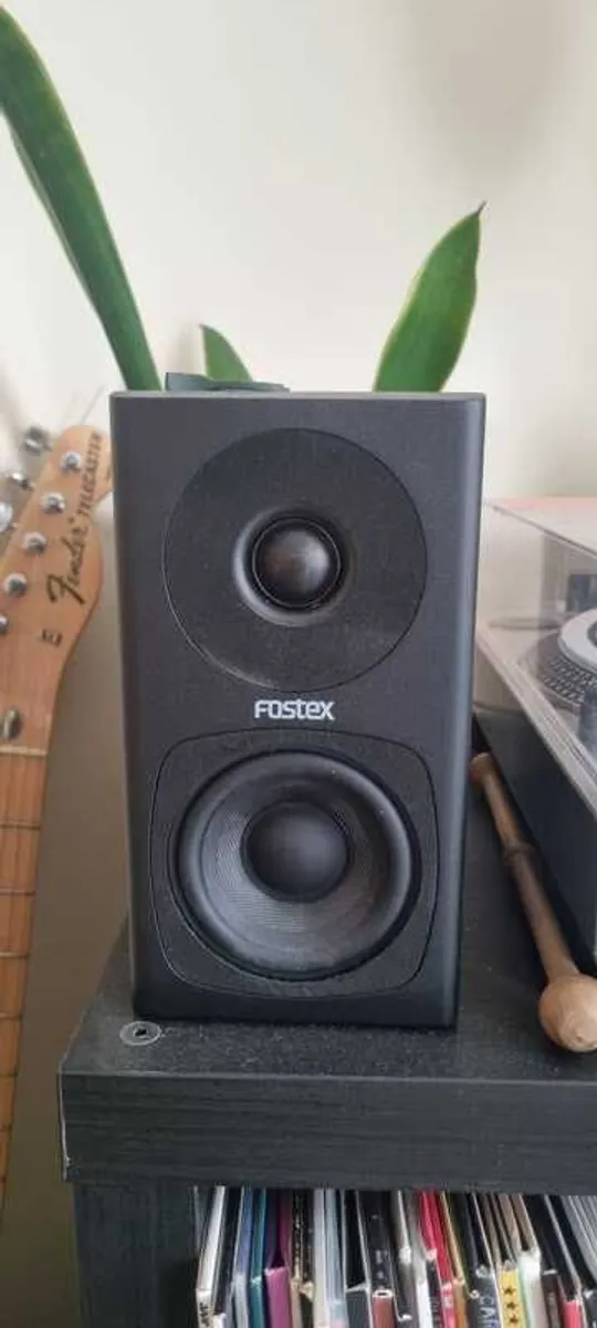 Record Player & Speakers - Image 2