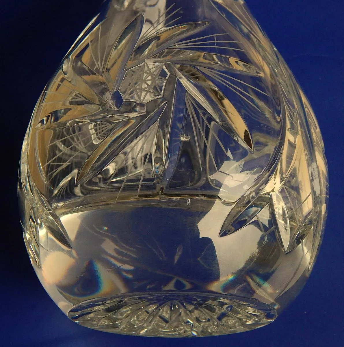 Heavy Cut Crystal Decanter - Image 4