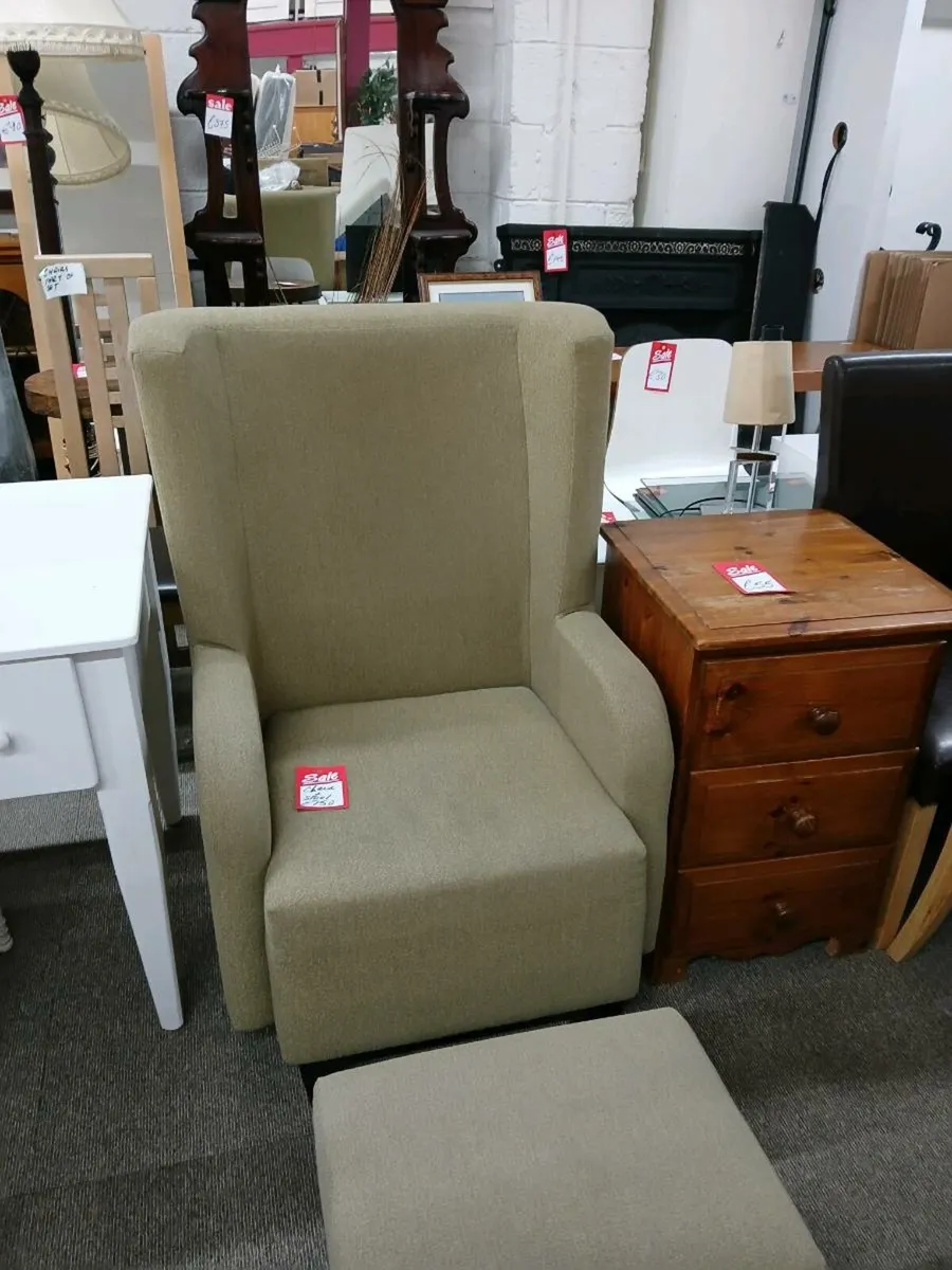 Chair and footstool - Image 2