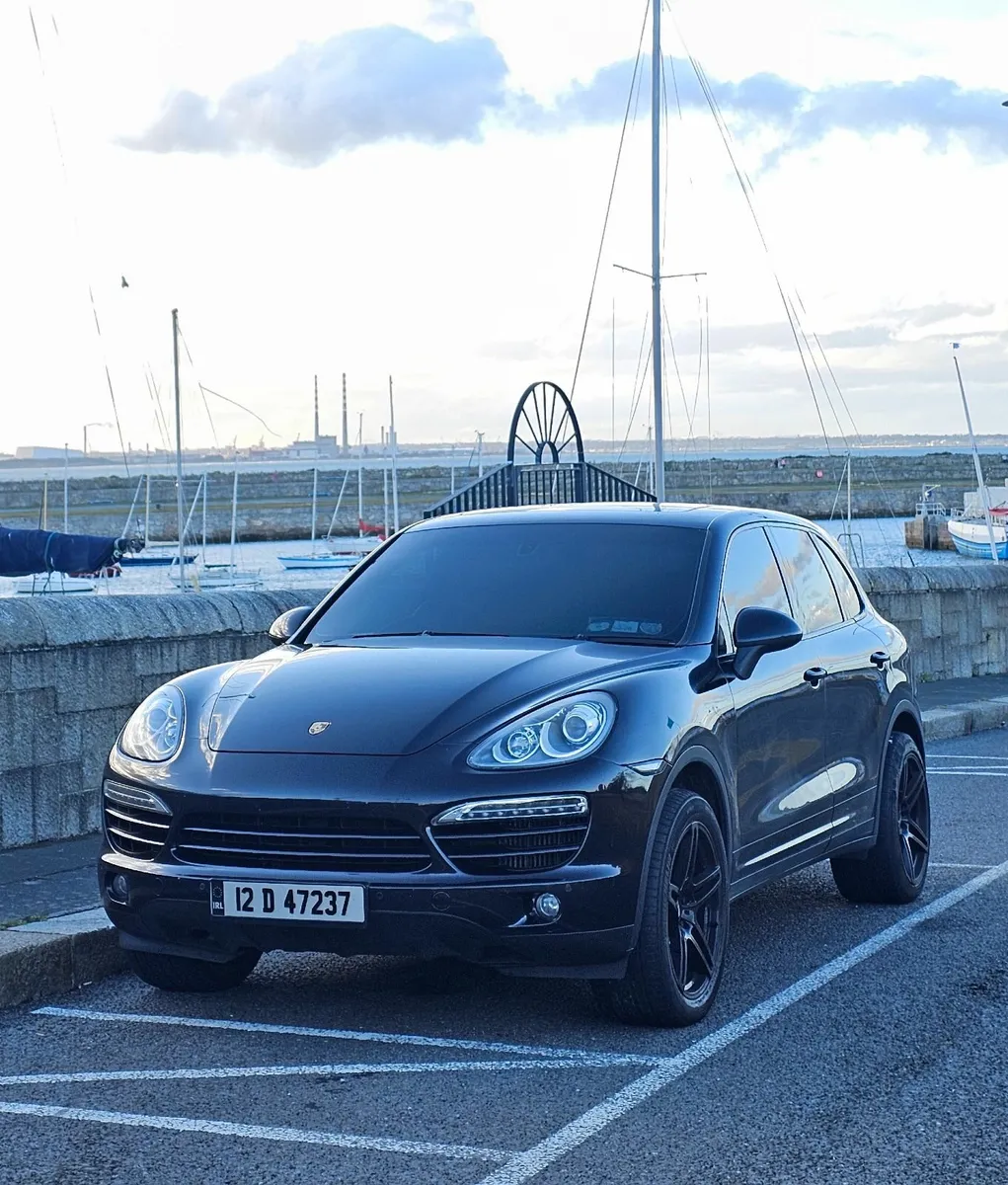 Porsche Cayenne 2012 - Image 1