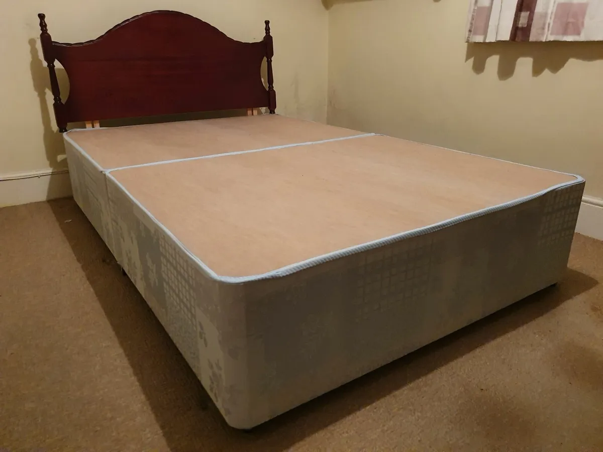 Bed and 2 lockers - Image 1