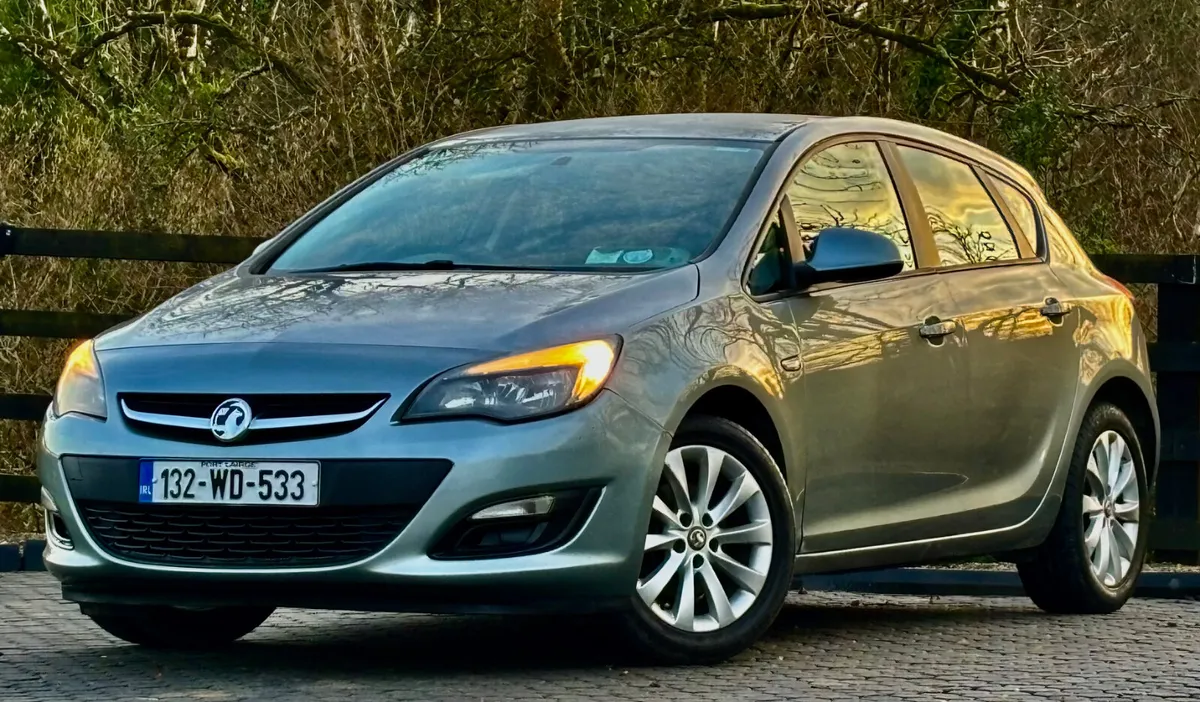 Vauxhall Astra 2013 - Image 2