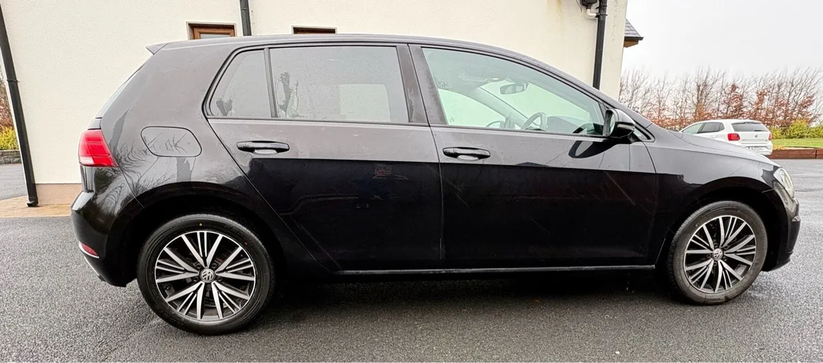 Volkswagen Golf - Image 1