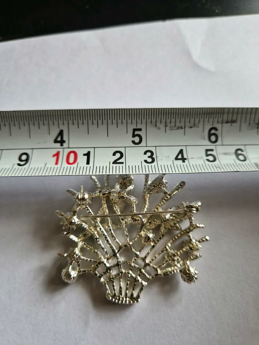 Vintage ladies broache - Image 3