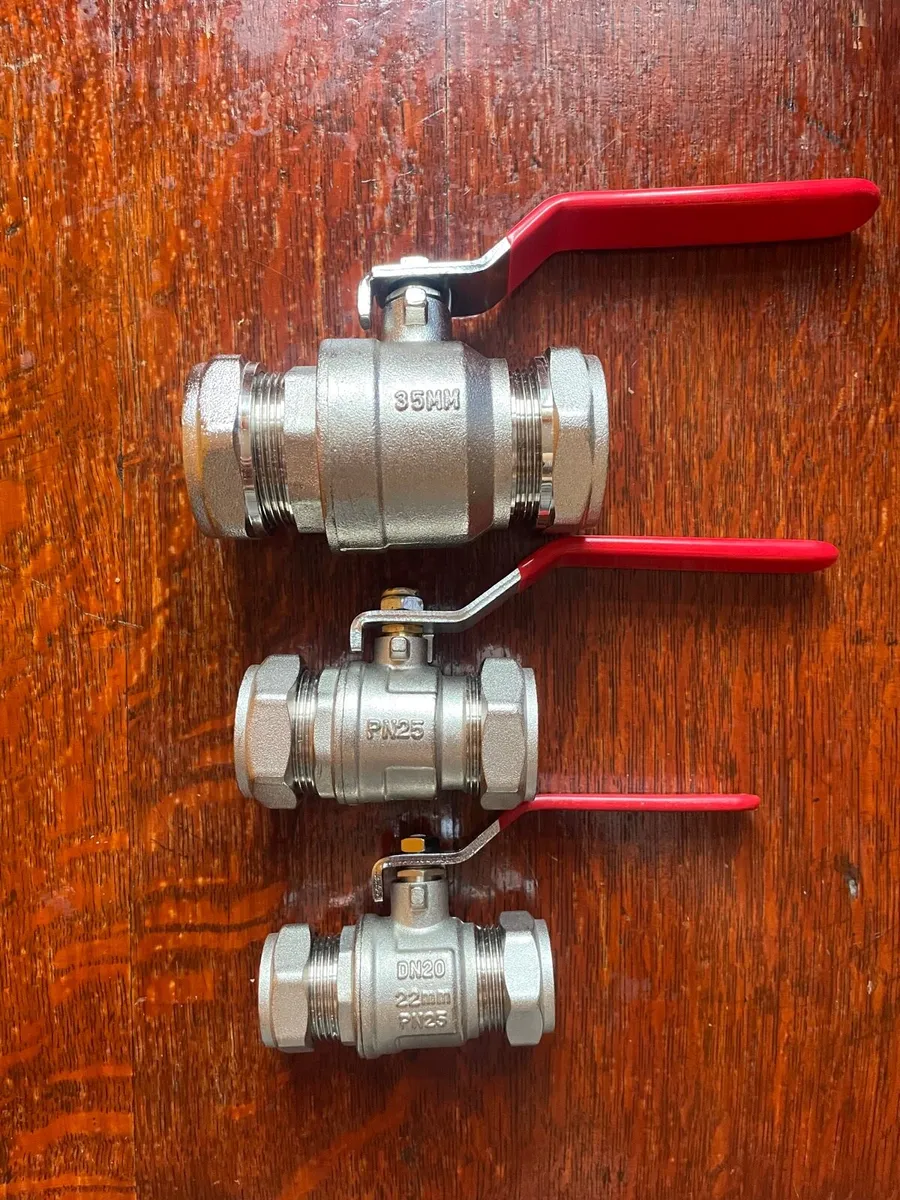 Lever Valves - 3 Sizes - 15x of each Available - Image 1