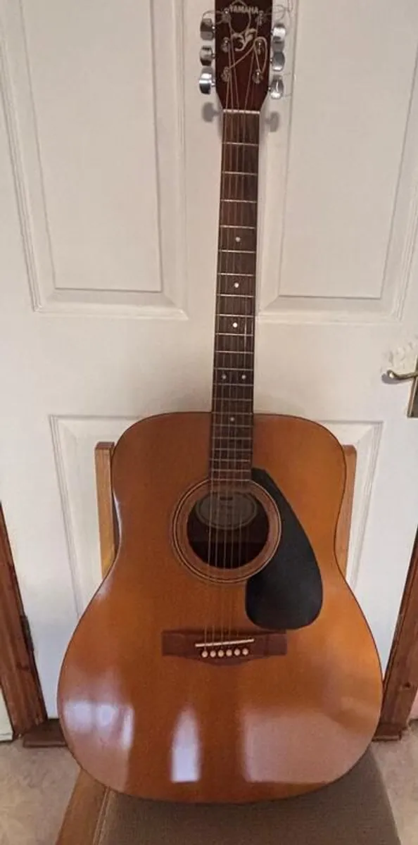 Yamaha F310 Acoustic Guitar + Gig Bag - Image 4
