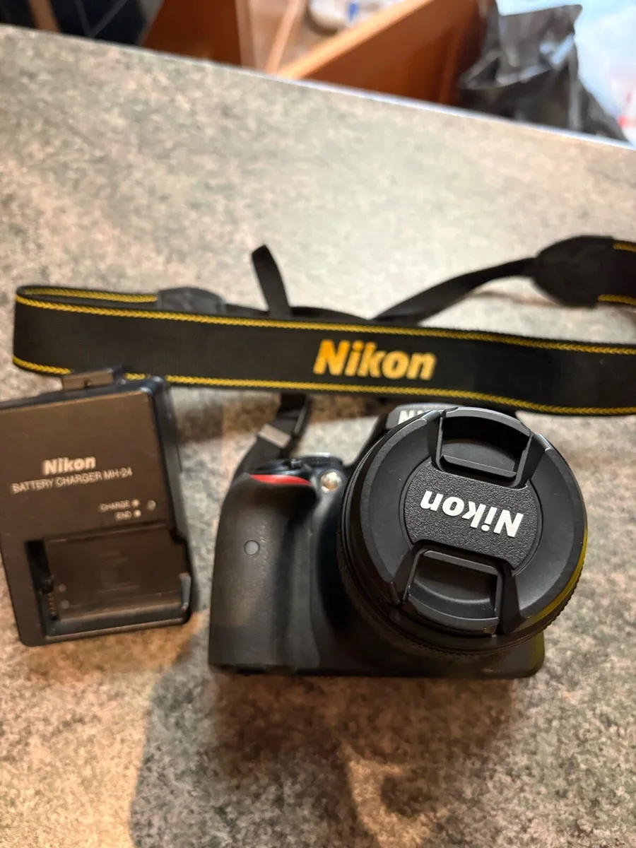 Nikon 3400 Camera with case - Image 1