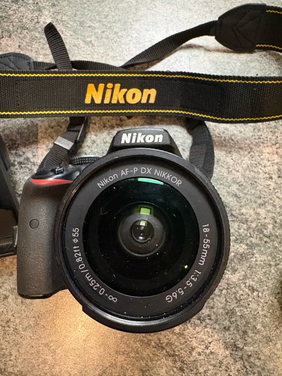 Nikon 3400 Camera with case - Image 2
