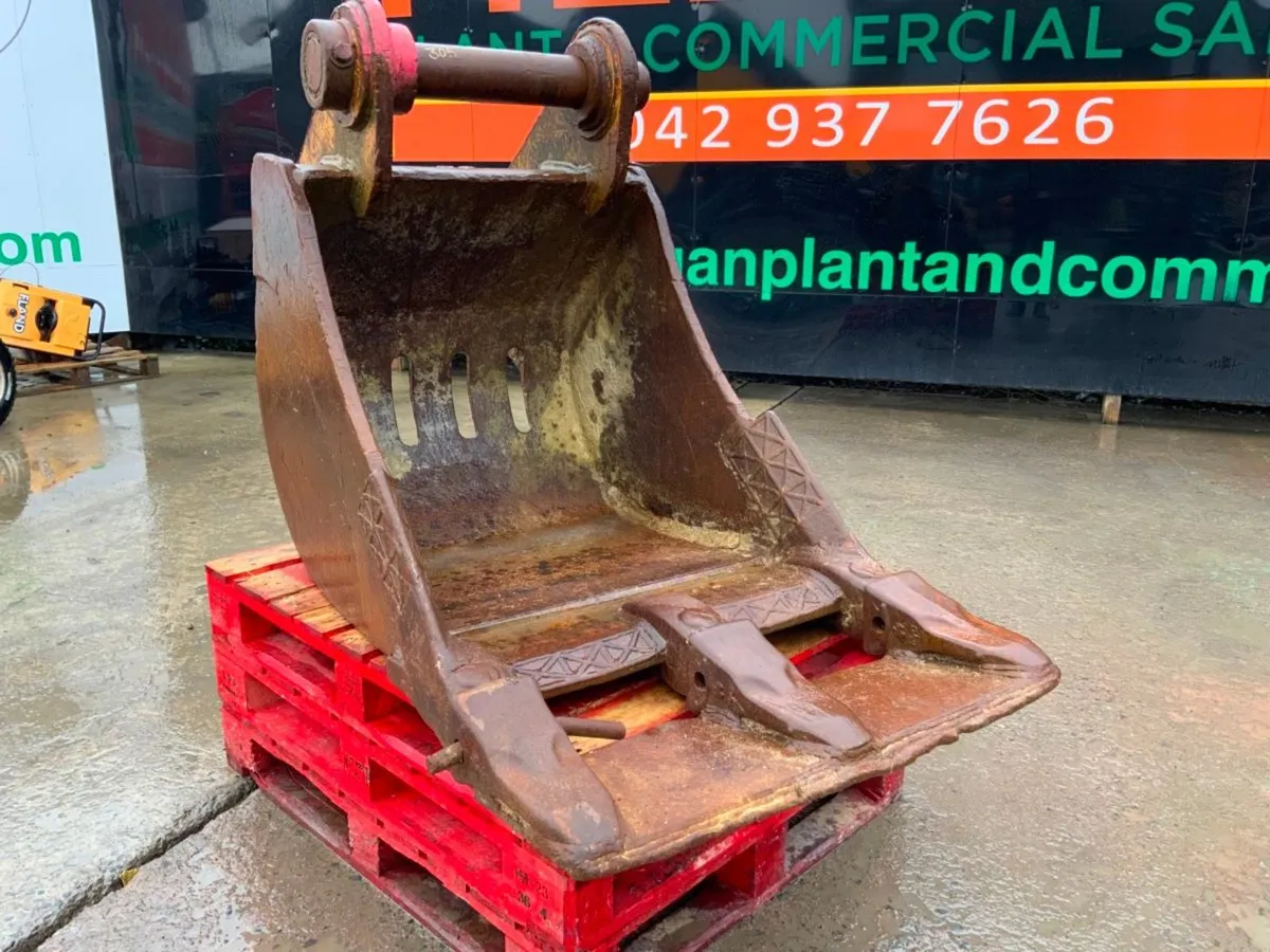 36" DIGGING BUCKET......100mm PINS........305f - Image 2