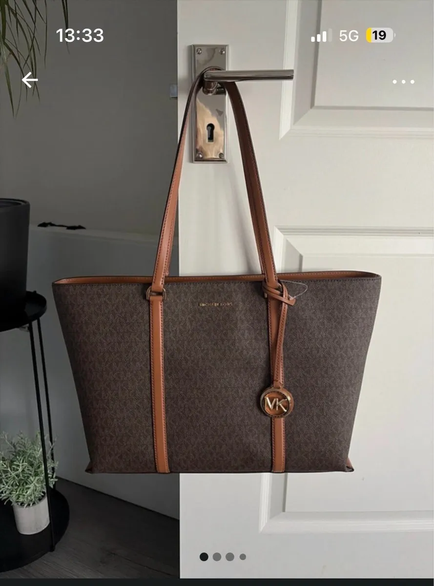 Michael kors bag - Image 1