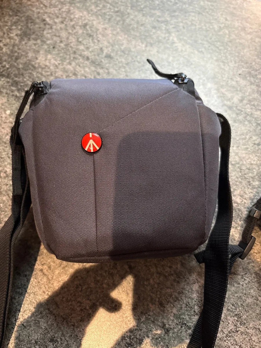 Nikon 3400 Camera with case - Image 4