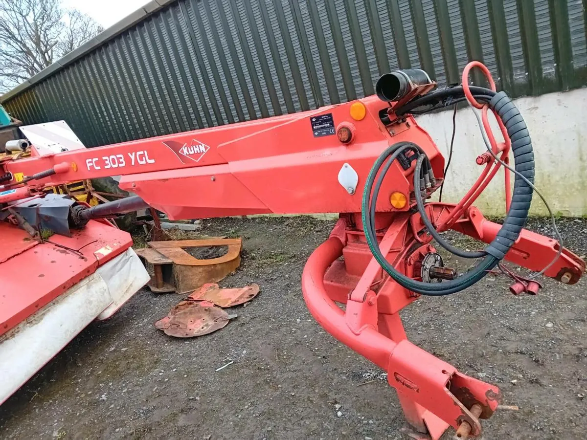 10ft Kuhn mower 303 YGL - Image 2