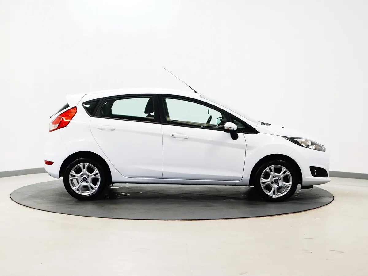 *42* 2013 Ford Fiesta 1.0 ZETEC - Image 3