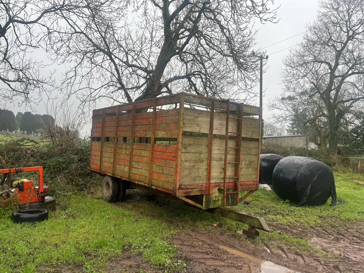 Cattle trailer - Image 1
