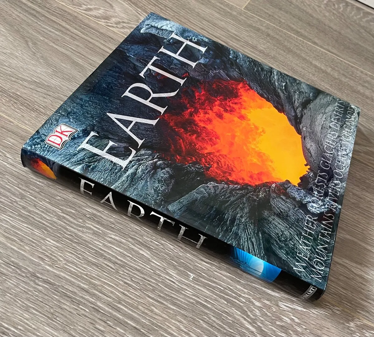 EARTH - The Definitive Visual Guide to our Planet - Image 1