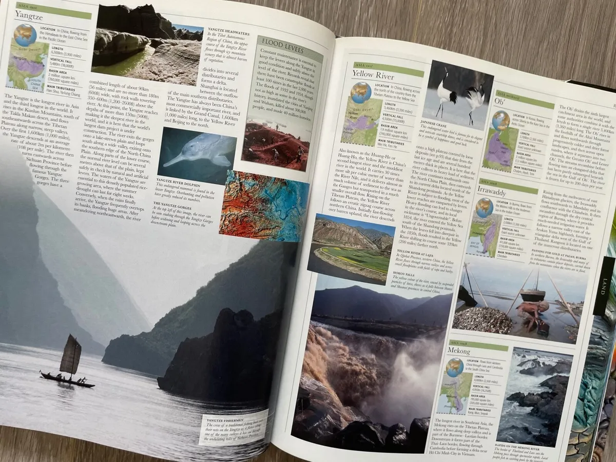 EARTH - The Definitive Visual Guide to our Planet - Image 2