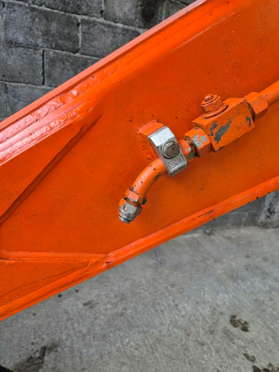 Hitachi 70 digger - Image 2