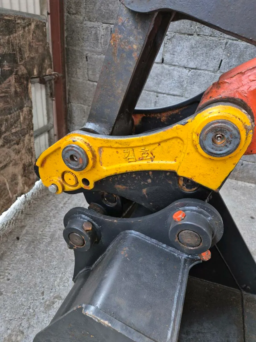 Hitachi 70 digger - Image 3