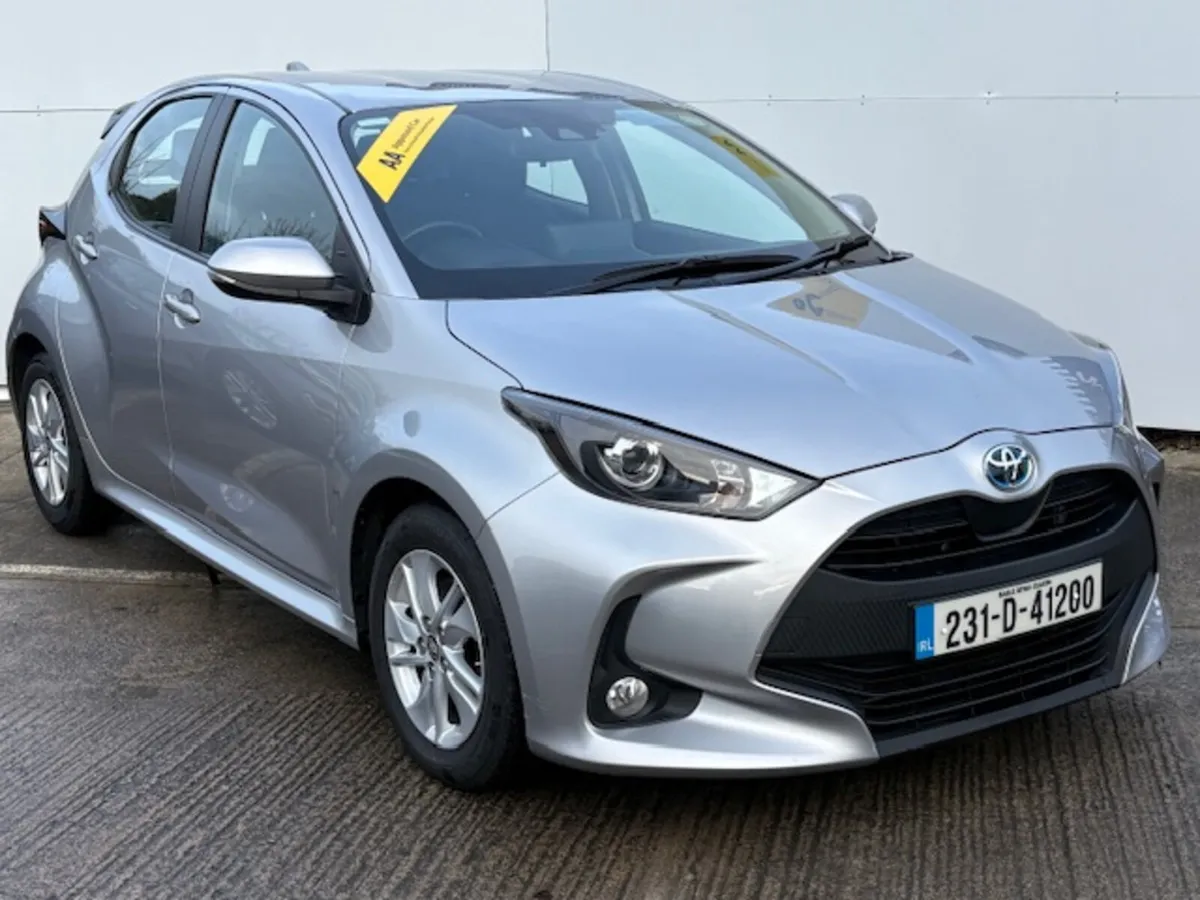 Toyota Yaris 2023 1.5 HYBRID AUTOMATIC - Image 1