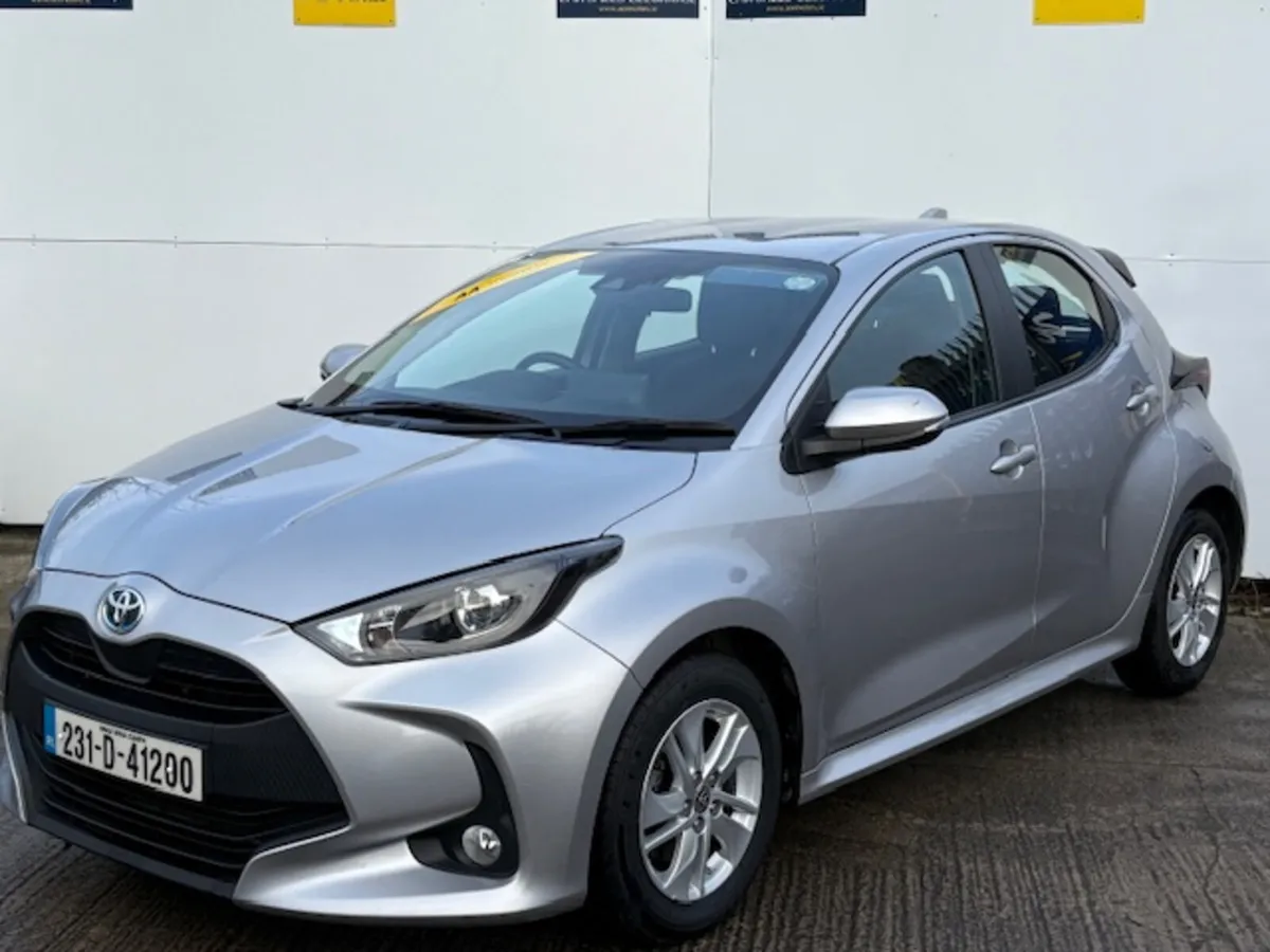 Toyota Yaris 2023 1.5 HYBRID AUTOMATIC - Image 4