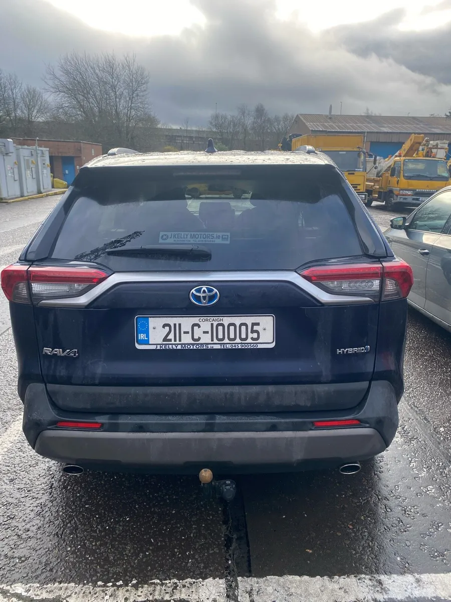 Toyota RAV4 AWD Platinum 2021 - Image 2