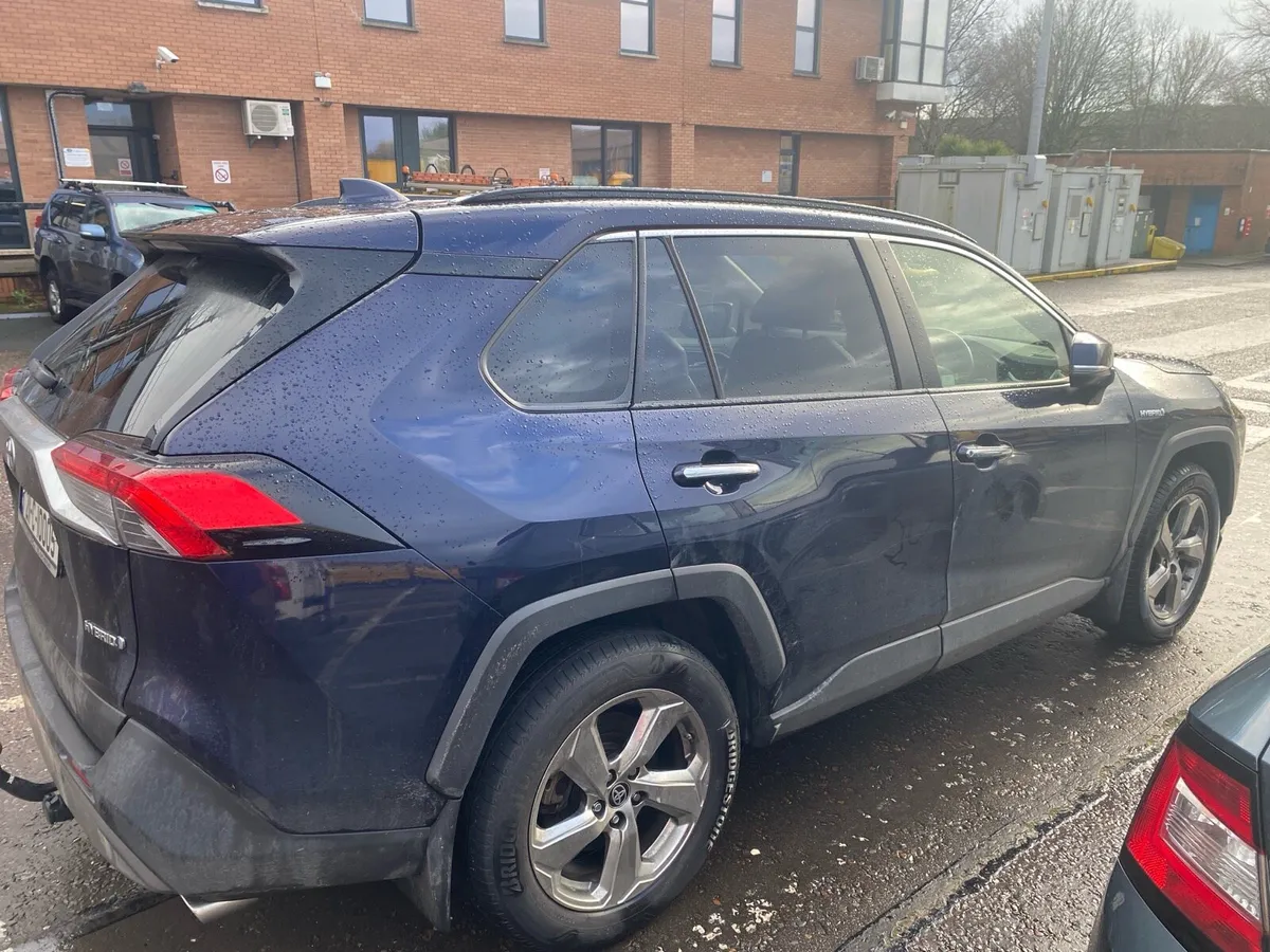 Toyota RAV4 AWD Platinum 2021 - Image 4