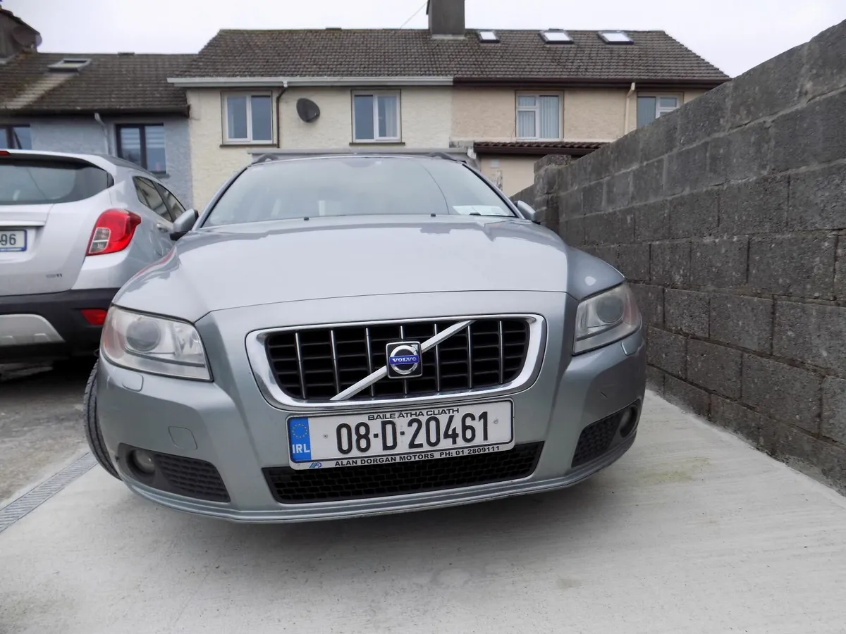 Volvo V70 2008 - Image 2
