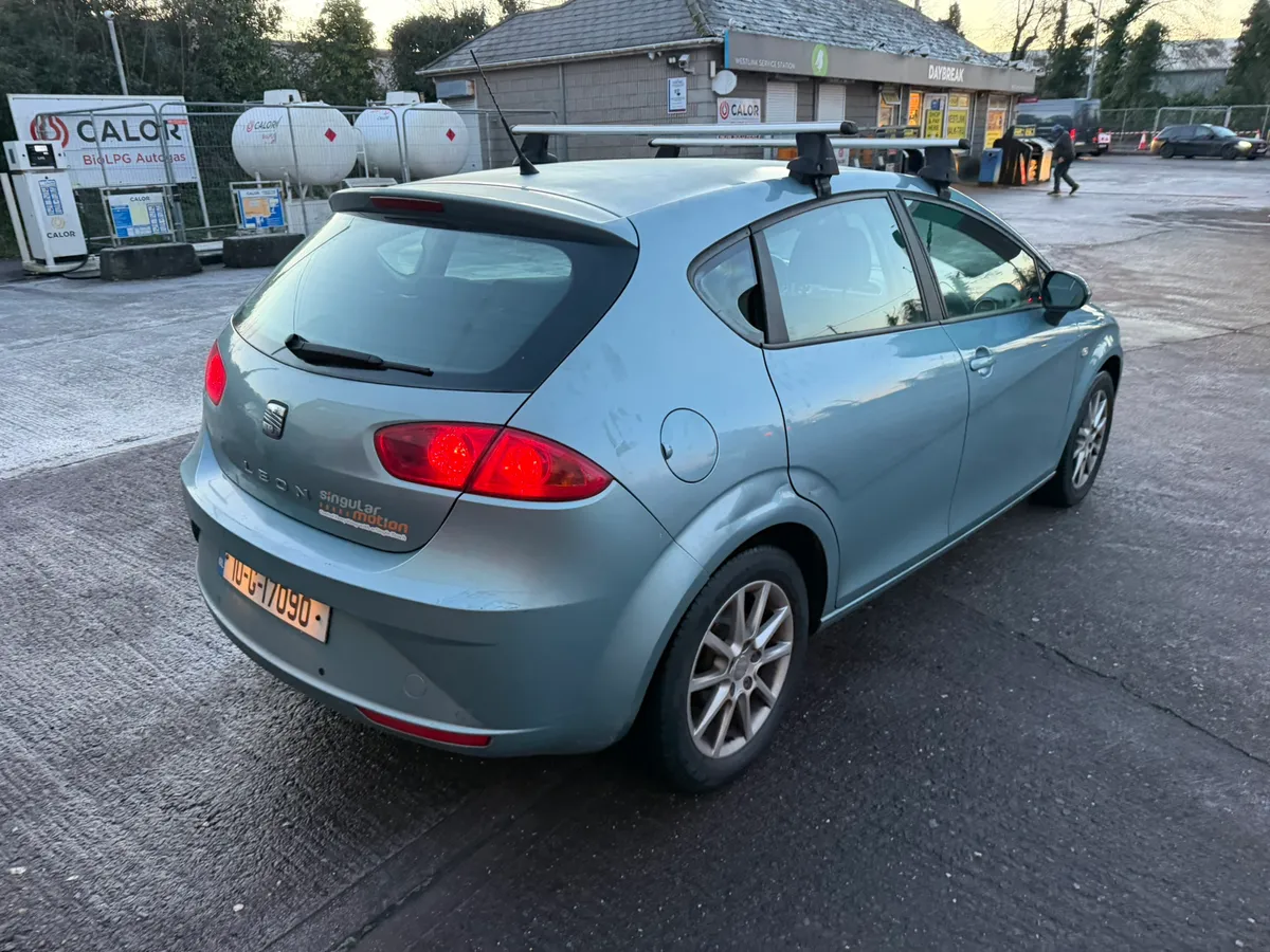 Left hand drive - Image 3