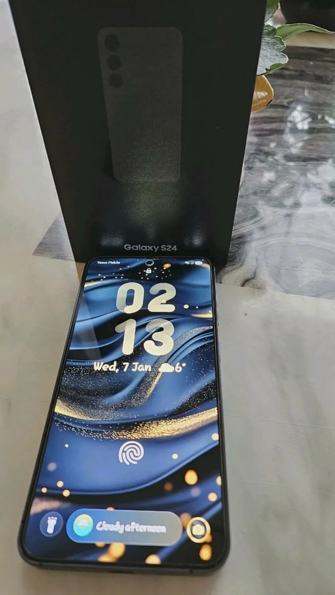 Samsung Galaxy S 24 Black Unlocked 256GB - Image 2