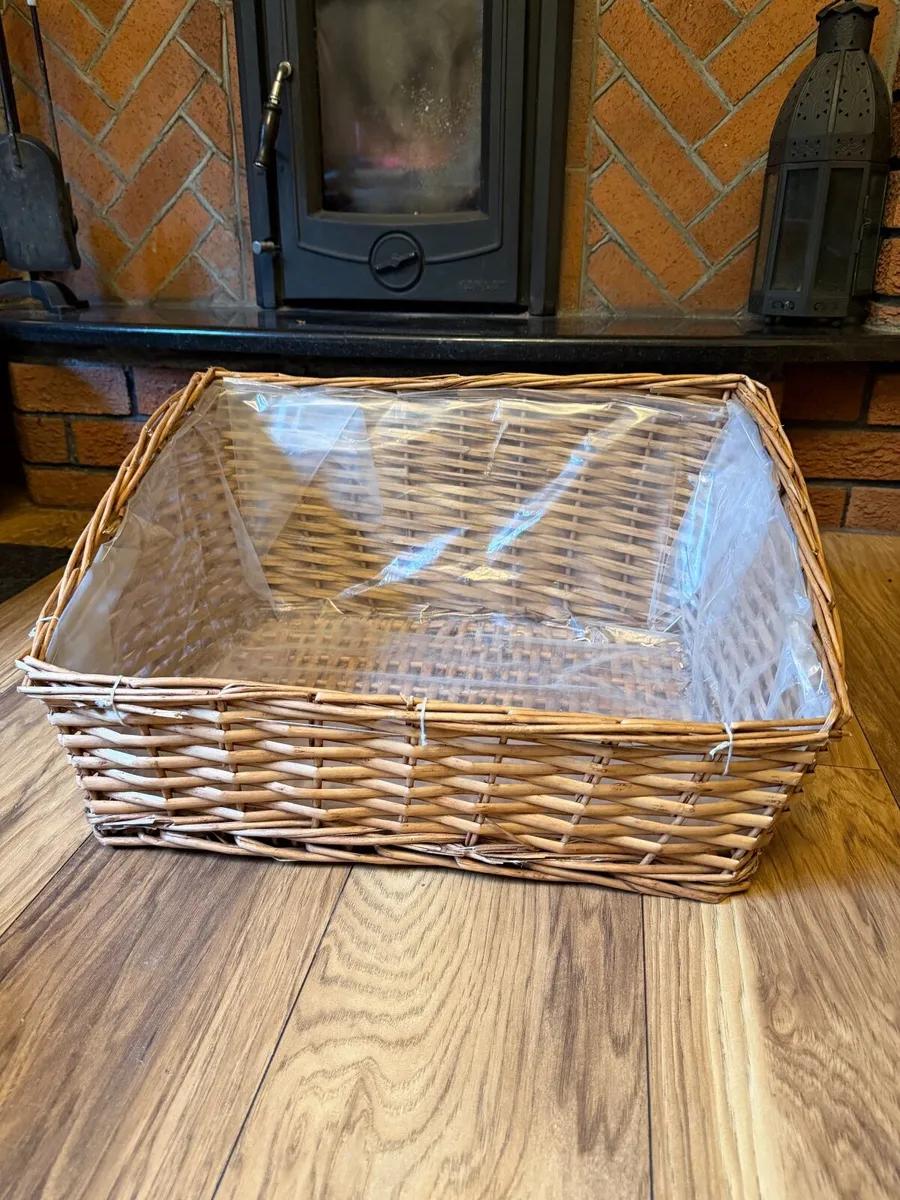 4 x Wicker Baskets - Image 1